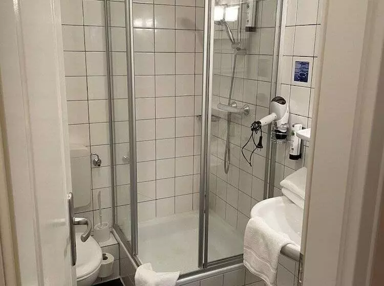 Airport Hotel One Aparthotel Sylt