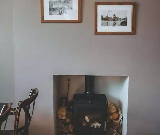 Aamiaismajoitus (B&B) The Canal Inn