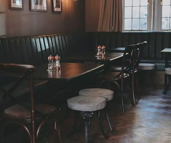 Aamiaismajoitus (B&B) The Canal Inn