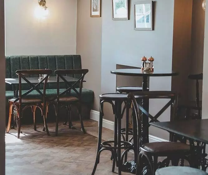 Aamiaismajoitus (B&B) The Canal Inn