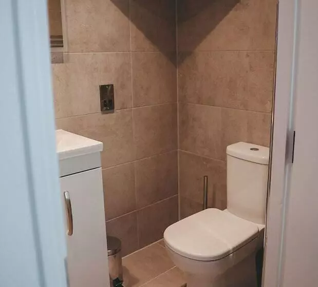 Aamiaismajoitus (B&B) The Canal Inn