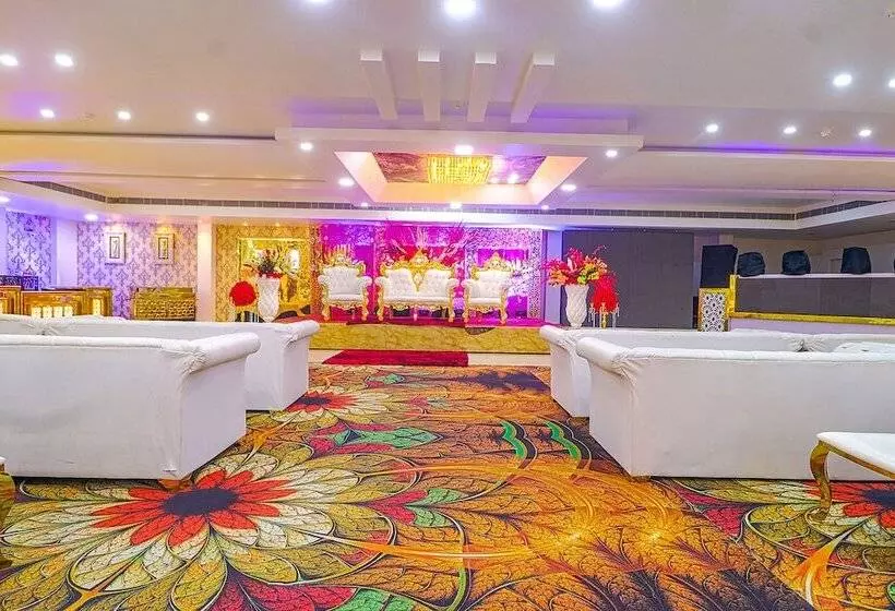 Fabhotel Prime Z Grand