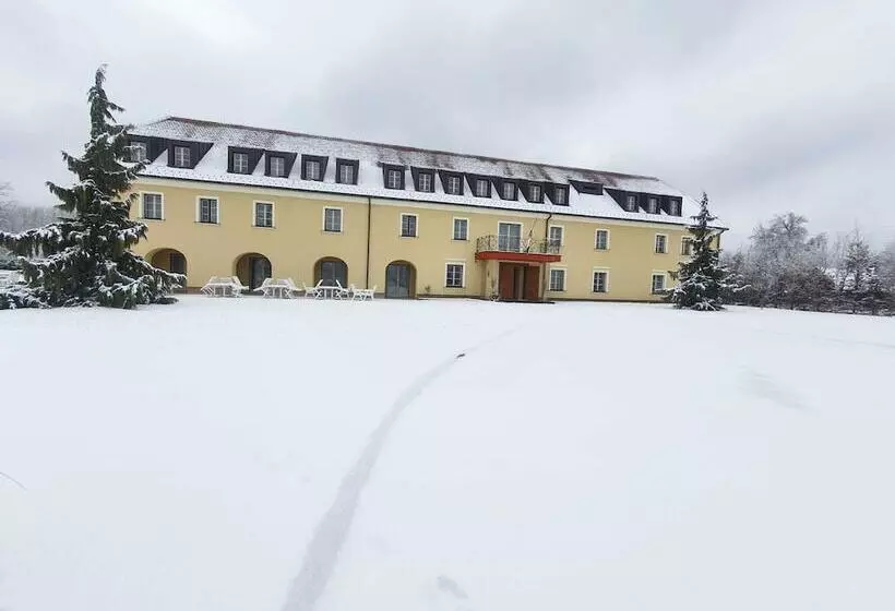 Hotelli Dvorac Jurjevec