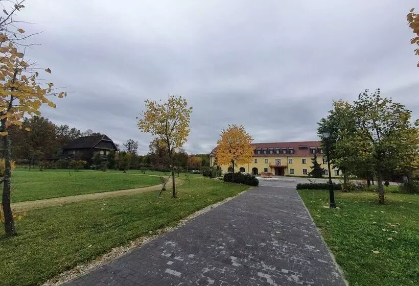 Hotelli Dvorac Jurjevec