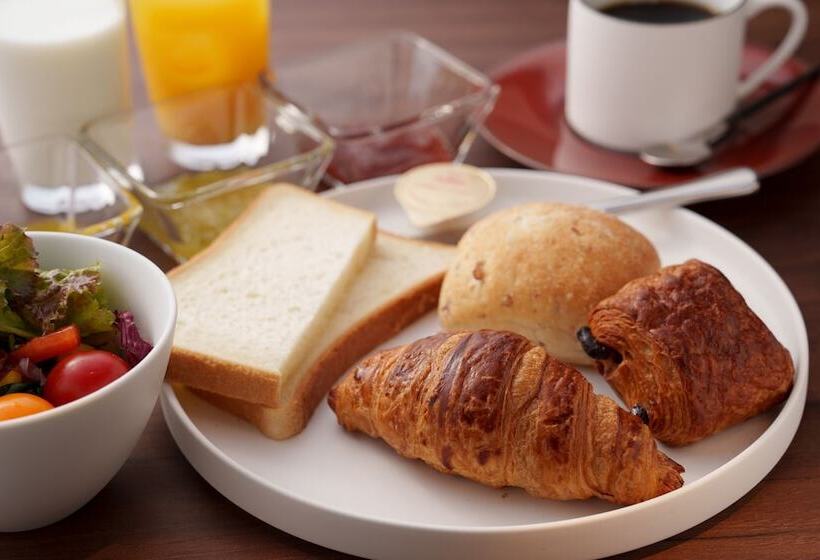 בית מלון כפרי Grand Consort Naha