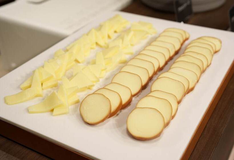 בית מלון כפרי Grand Consort Naha