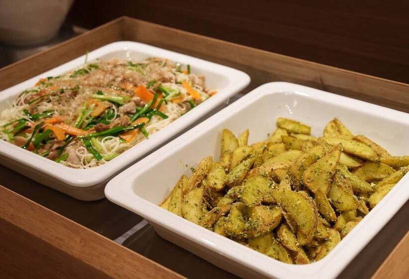 בית מלון כפרי Grand Consort Naha