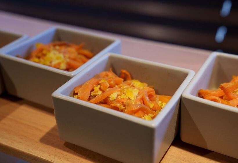 בית מלון כפרי Grand Consort Naha