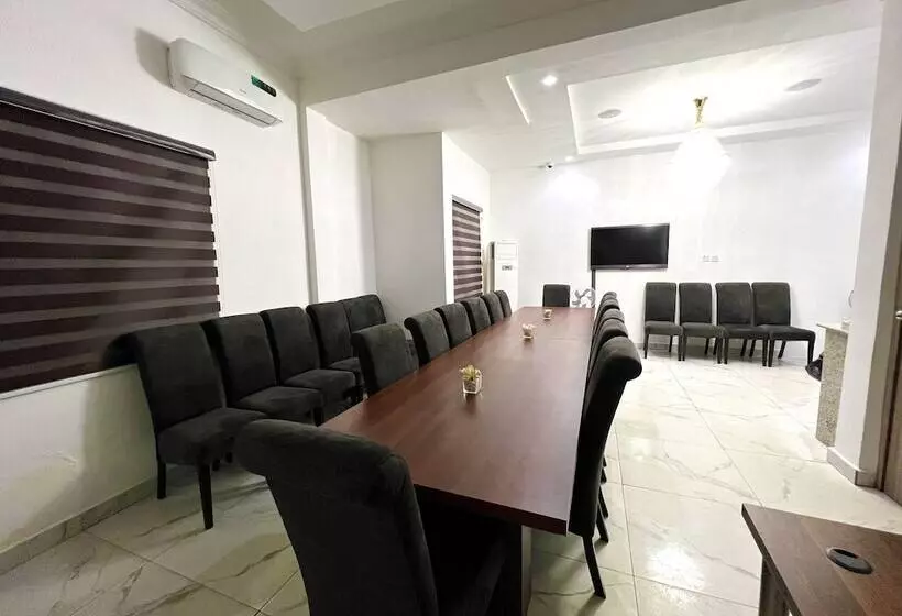 هتل Riviera Lekki Resort