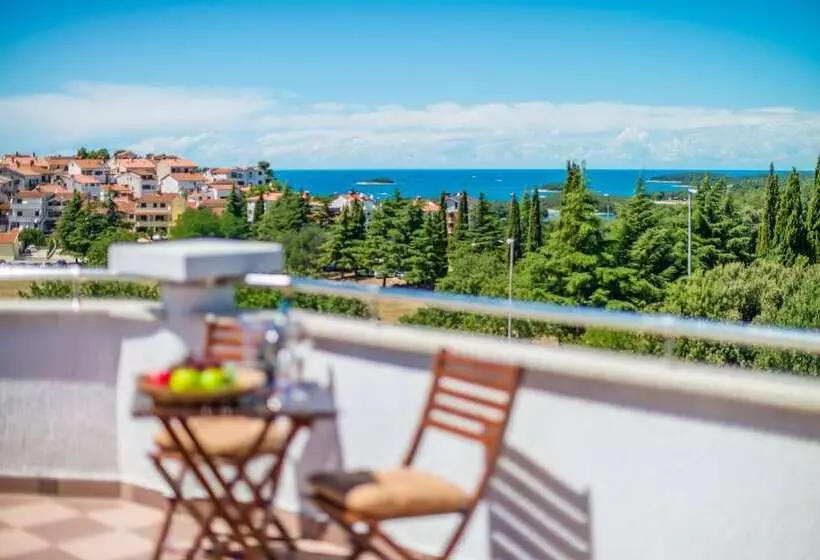 هتل Vrsar Villa