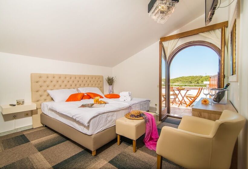 ホテル Vrsar Villa