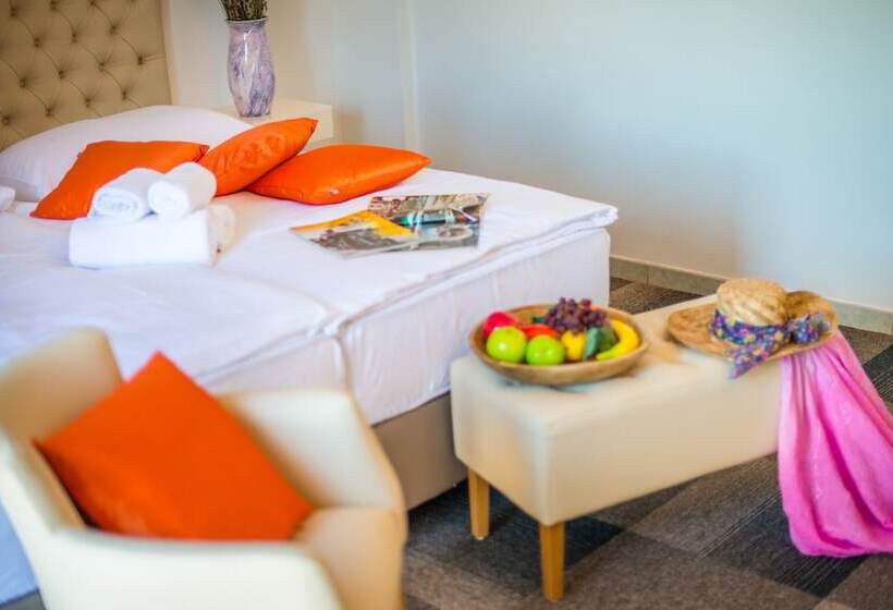 ホテル Vrsar Villa