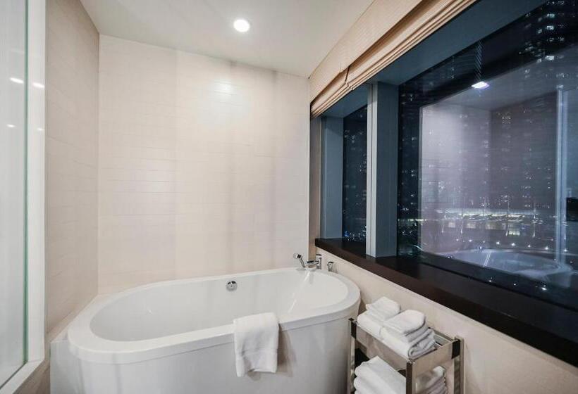 Stripviewsuites At Vdara