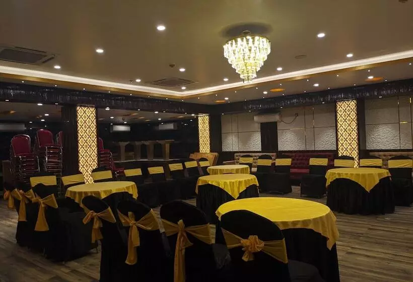 هتل Aavas Inn