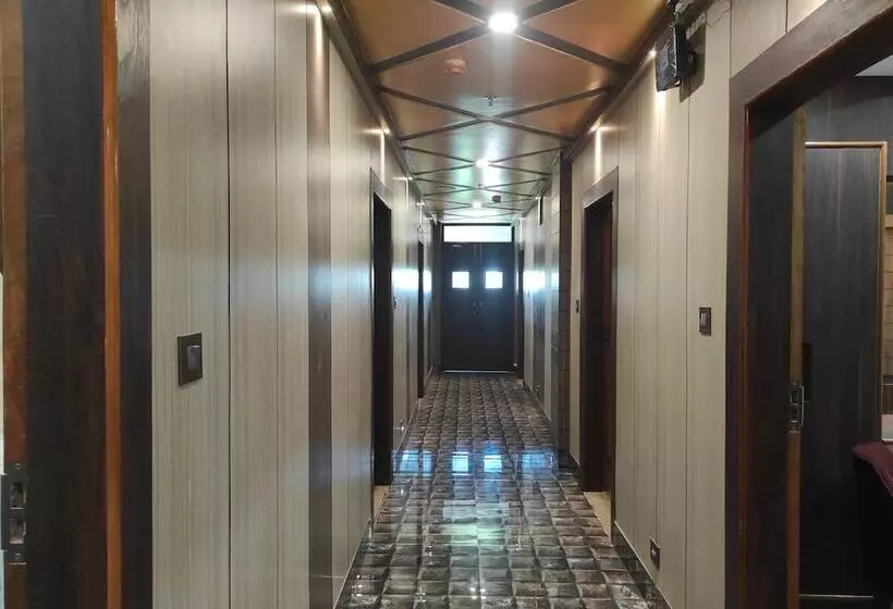 هتل Aavas Inn