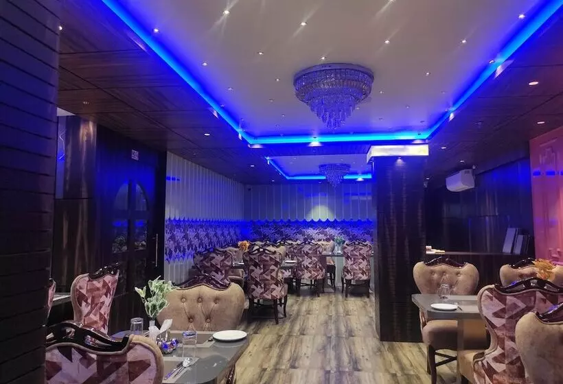 هتل Aavas Inn