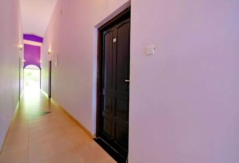 ホテル Fabescape Vagator Retreat Resort With Swimming Pool