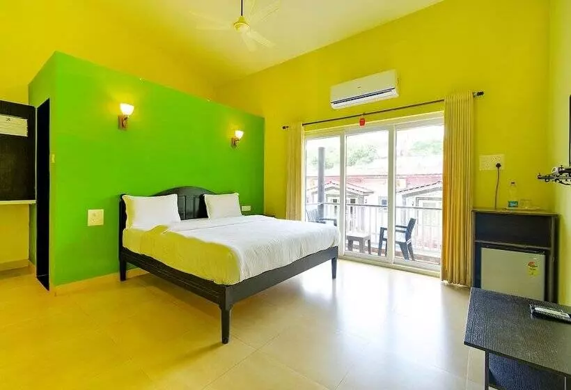 ホテル Fabescape Vagator Retreat Resort With Swimming Pool