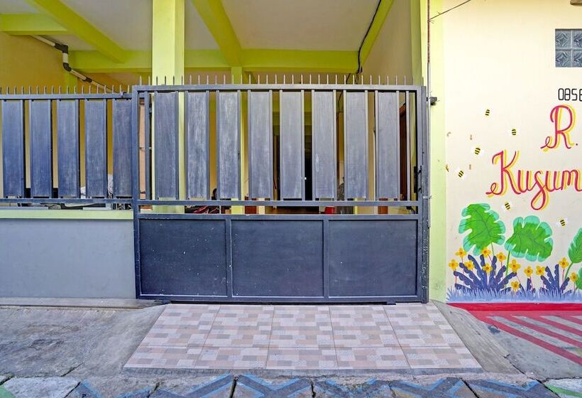 호텔 Kost Kusuma Dewi Syariah By Oyo