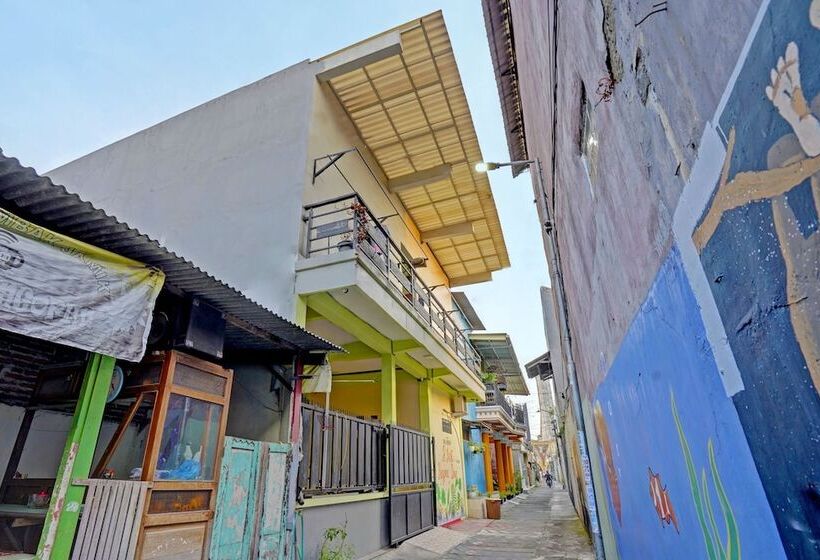 호텔 Kost Kusuma Dewi Syariah By Oyo