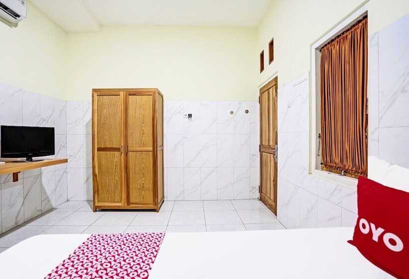 호텔 Kost Kusuma Dewi Syariah By Oyo