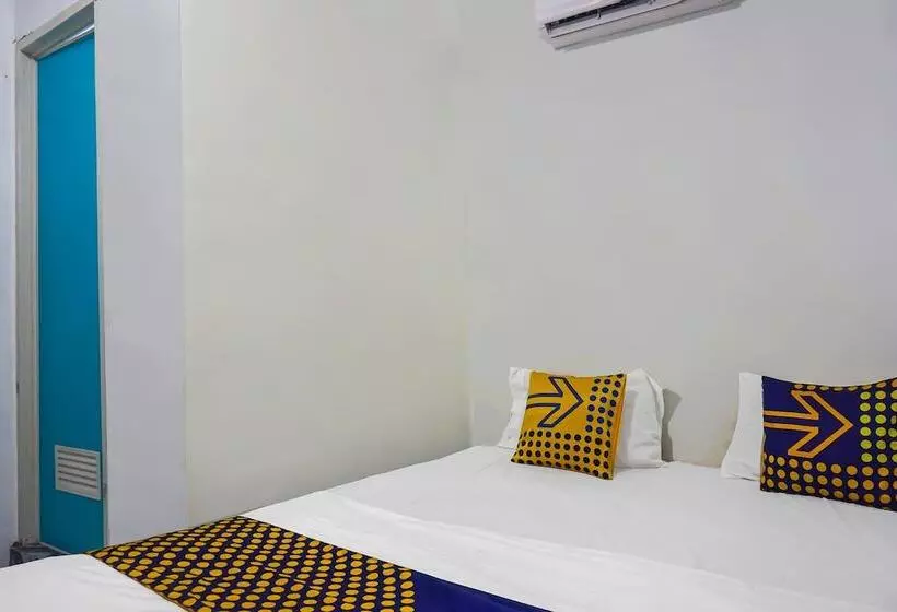 Hotelli Spot On 92154 Nusasari Guest House
