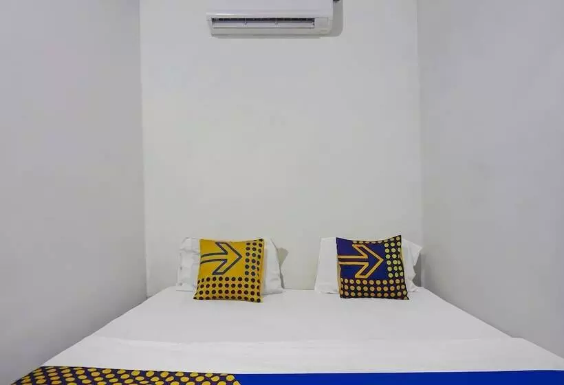 Hotelli Spot On 92154 Nusasari Guest House