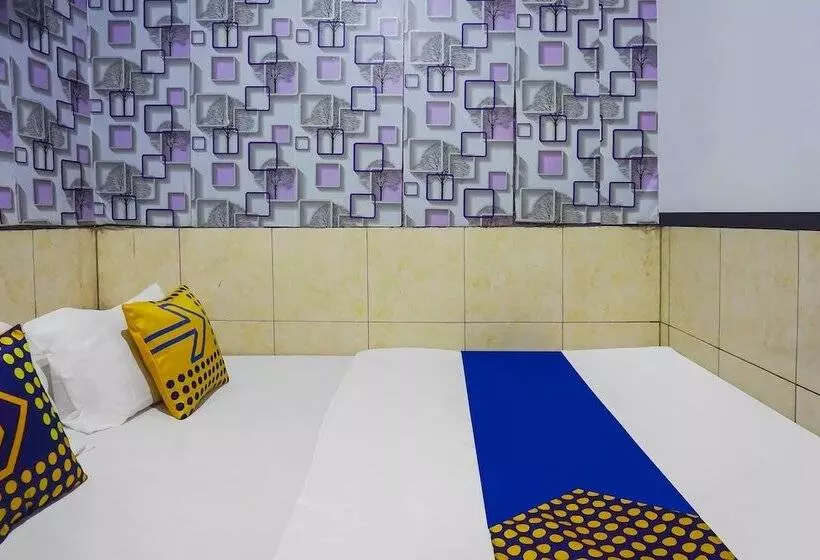 Hotelli Spot On 92154 Nusasari Guest House