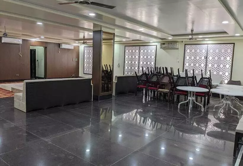 ホテル The Golden Sand