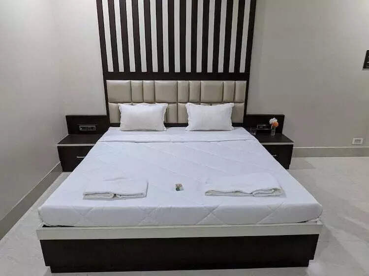 ホテル The Golden Sand