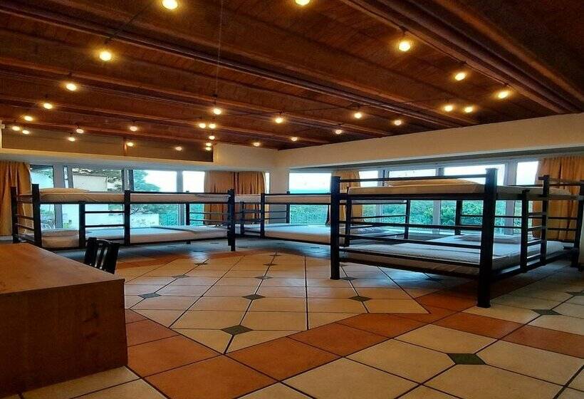 پانسیون Aurora Express