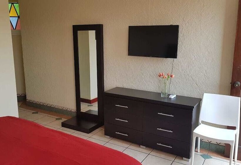 پانسیون Aurora Express