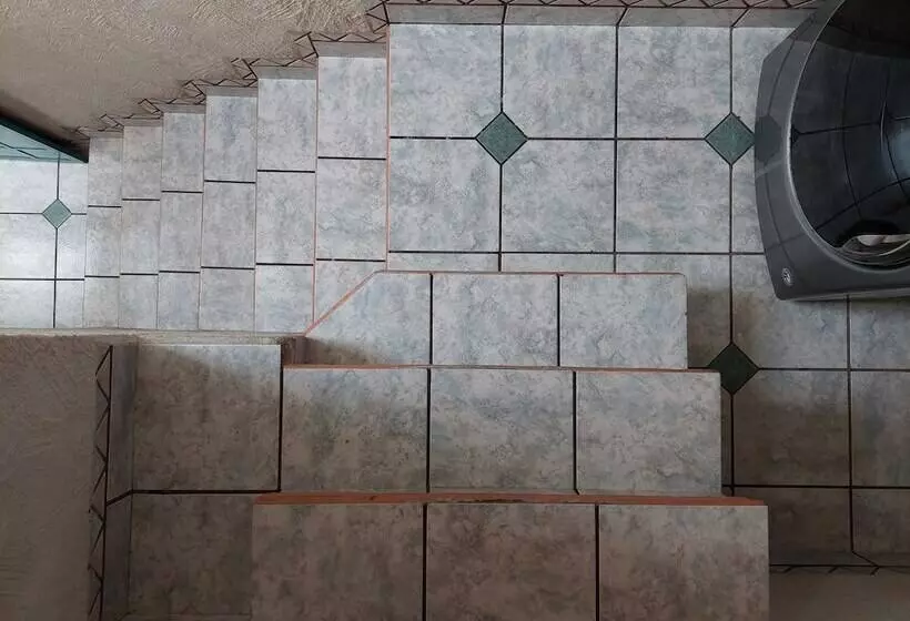 پانسیون Aurora Express