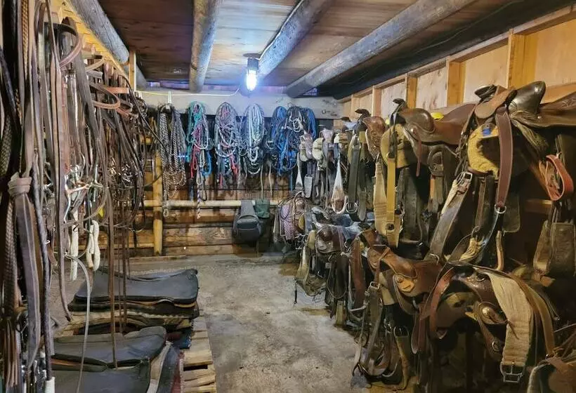 Aamiaismajoitus (B&B) Bear Creek Guest Ranch