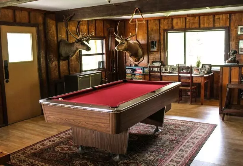 Aamiaismajoitus (B&B) Bear Creek Guest Ranch