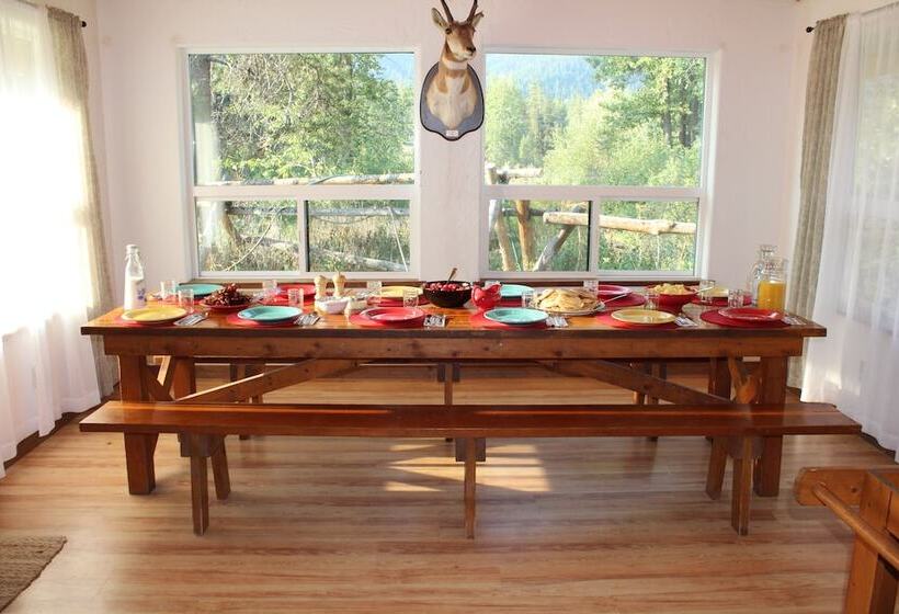 Bed and Breakfast Bear Creek Guest Ranch