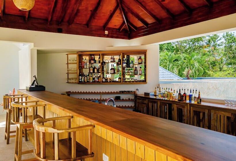 تختخواب و صبحانه High Life Resort And Spa