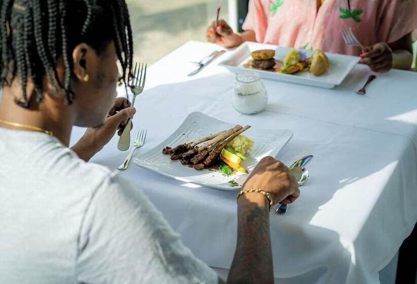 تختخواب و صبحانه High Life Resort And Spa