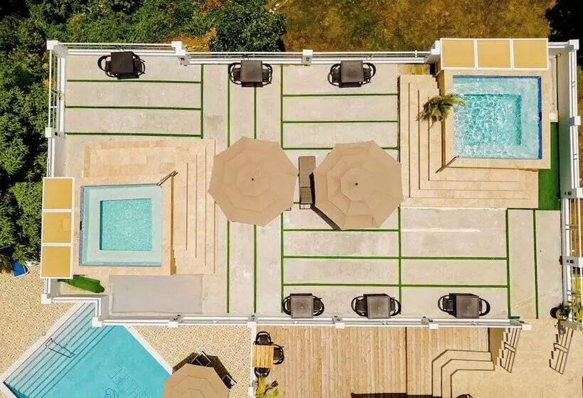 تختخواب و صبحانه High Life Resort And Spa