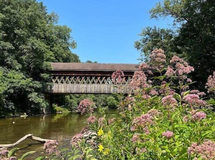 مبيت وإفطار The Inn At Woodsong Acres