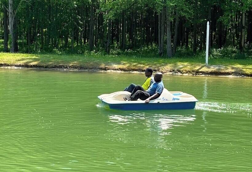 مبيت وإفطار The Inn At Woodsong Acres