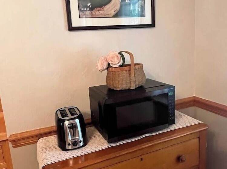 مبيت وإفطار The Inn At Woodsong Acres