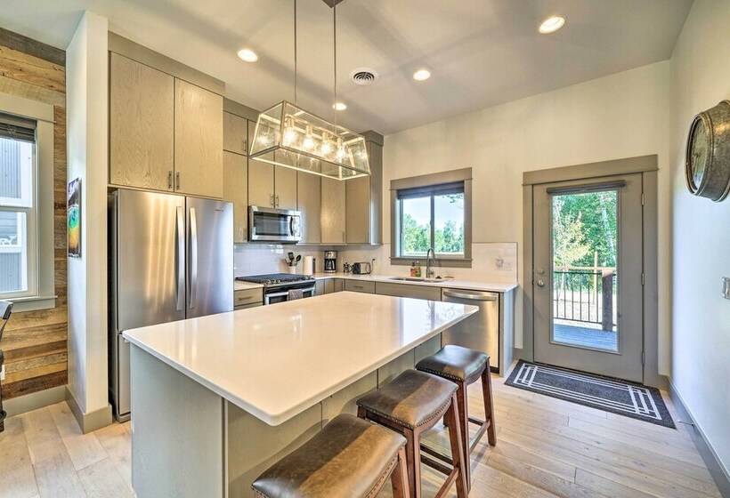 Bozeman Stand Alone Home W/ River Access!