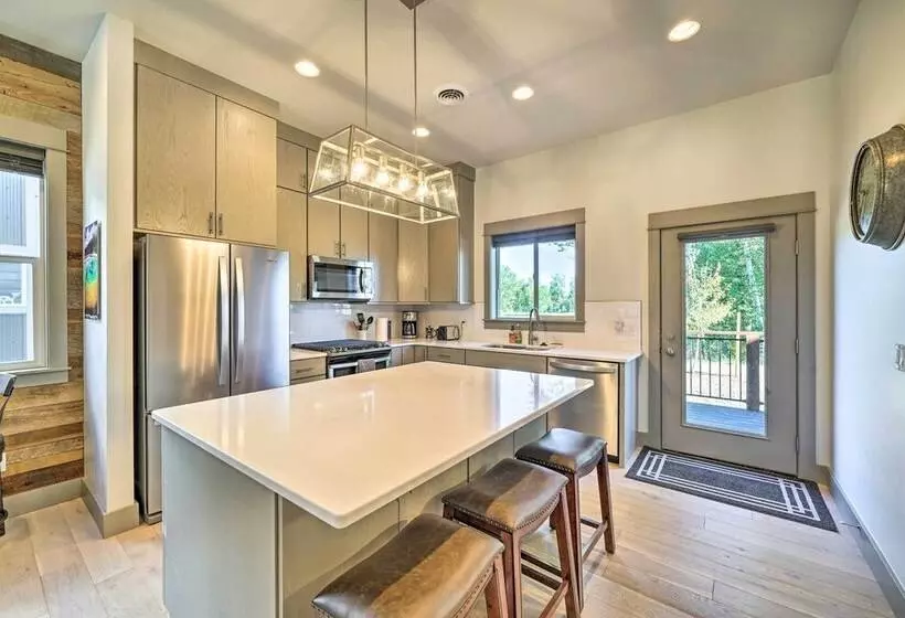 Bozeman Stand Alone Home W/ River Access!