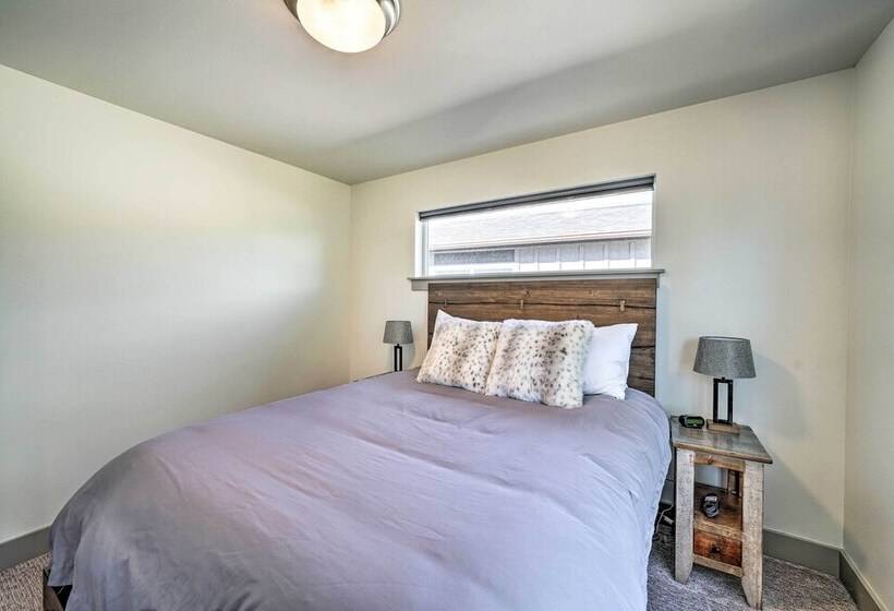 Bozeman Stand Alone Home W/ River Access!