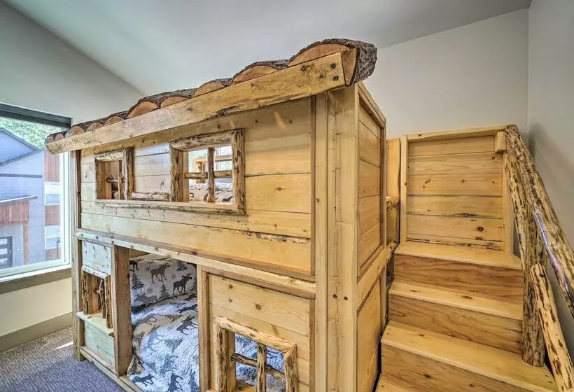 Bozeman Stand Alone Home W/ River Access!