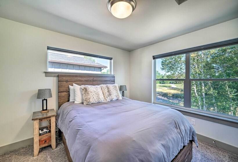 Bozeman Stand Alone Home W/ River Access!