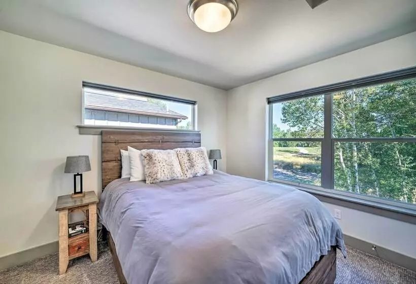 Bozeman Stand Alone Home W/ River Access!