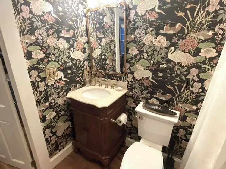 Hostelli Silsbee S By Daniels House