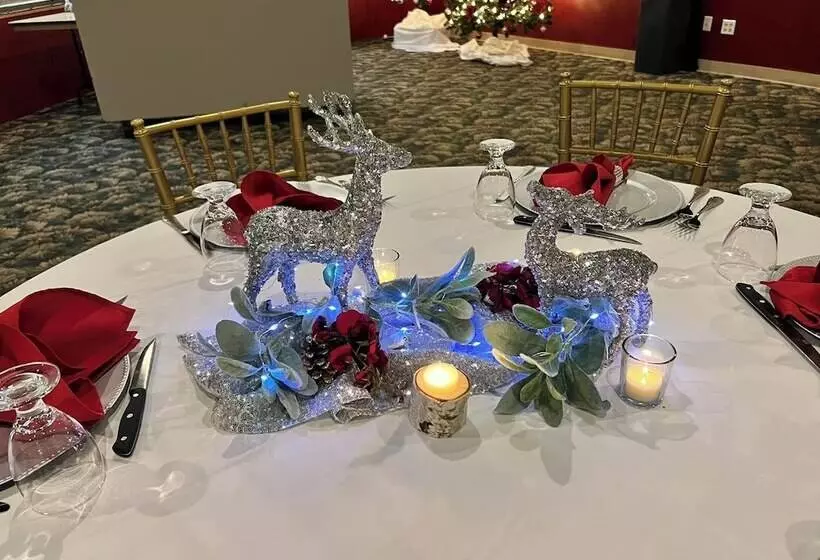 Hotelli Crookston Inn & Convention Center